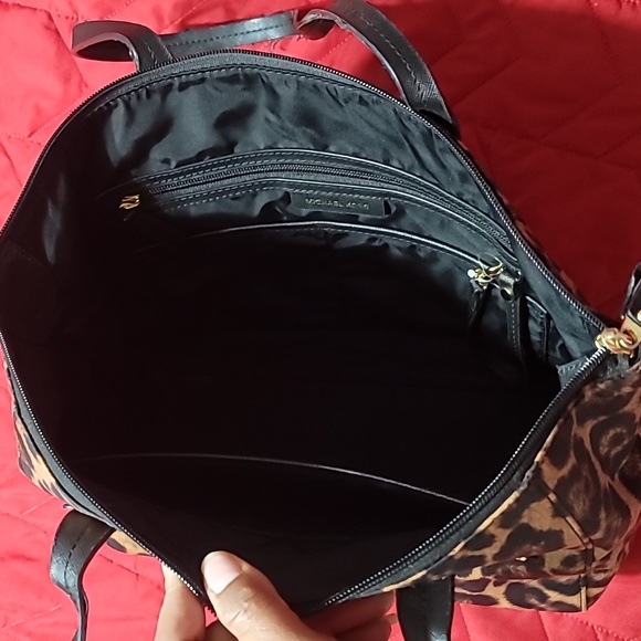 Leopard print Michael Kors handbag - Picture 3 of 4